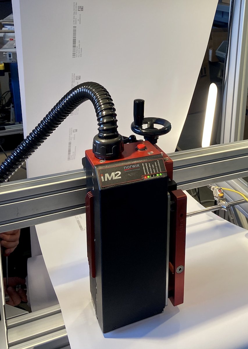 ArrayGraphics's tweet image. The iM2 can print on a lot of different things, security bags, plastic straps and more. Always reliable, cheaper to run and a real breeze to use.

#bitjet #norwix #securitybags #iM2 #printing