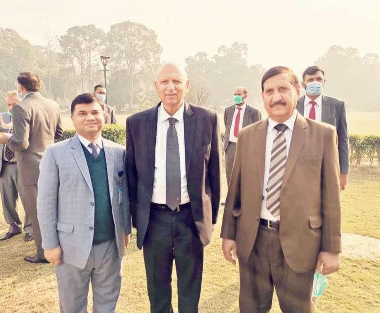 hamxairfan281's tweet image. Thats how this government works. Just meet with the governor and you will get the noc for opening of campus 
#FastStopTorturing
@DrMuradPTI 
@Shafqat_Mahmood @ImranKhanPTI