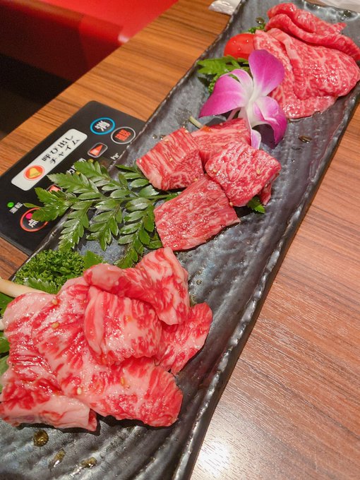 あかりん(美谷朱里)とひっさびさにご飯してきた‼️ 焼肉からの甘いものハシゴで胃袋崩壊( ◜௰◝  ） https://t.co/IC9muuL2LW