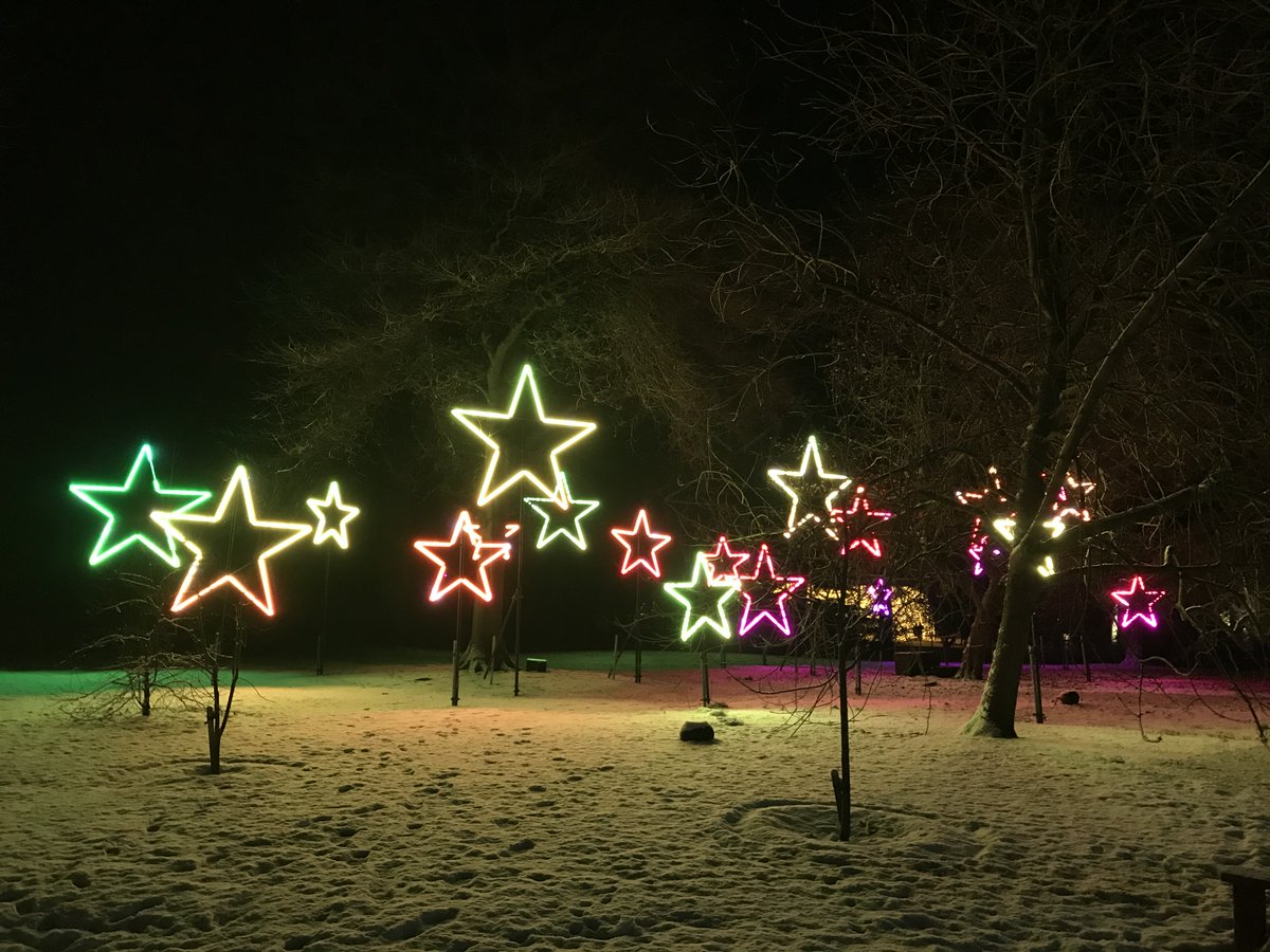 Scotopa's tweet photo. Catalyst Top Tip 4: Reach out for support. January might look grey, but reaching out can help to bring in some light. View Top Tip 4 here📽️https://t.co/oPDd8P8sJa via @YouTube #CatalystTopTips #HealthyAgeing @UOSPsychology @agescotland @StrathclydeAFA @ChristinaSNP https://t.co/JJ2P9Saaiu