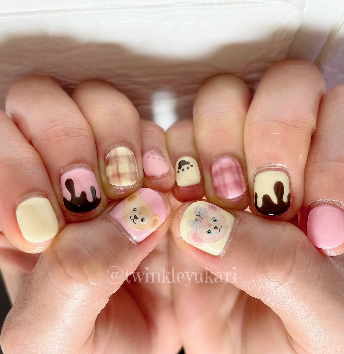 ユカリ 5 2 3調うさぎ縁日委託 バレンタインなダッフィーちゃんとシェリーメイをお描きしました ユカリのネイルアート ディズニーネイル キャラクターネイル