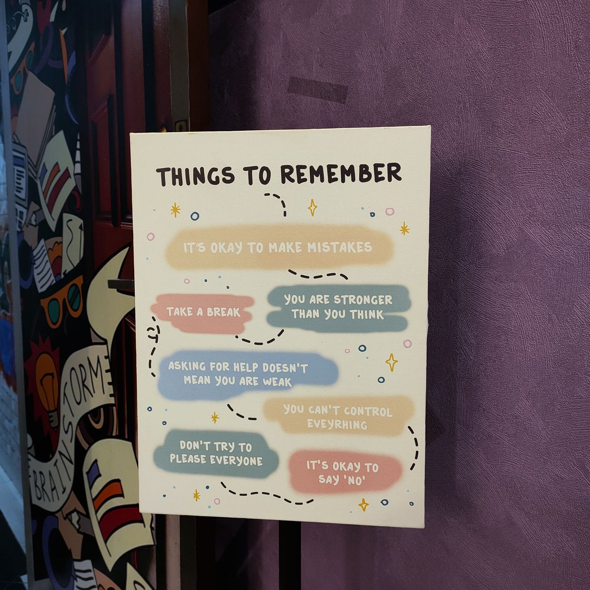 bisempurna46's tweet image. Untuk menambah dekorasi ruangan kerjamu, Sobat Bintang bisa buat canvas frame seperti ini di onlineprint.co.id

#CanvasFrame #QouteCanvas #HappyNewYear #TahunBaru #2021 #CetakKanvas #KanvasMurah #DekorasiDinding #BintangSempurna #PrintingIdeas #PrintingInnovation