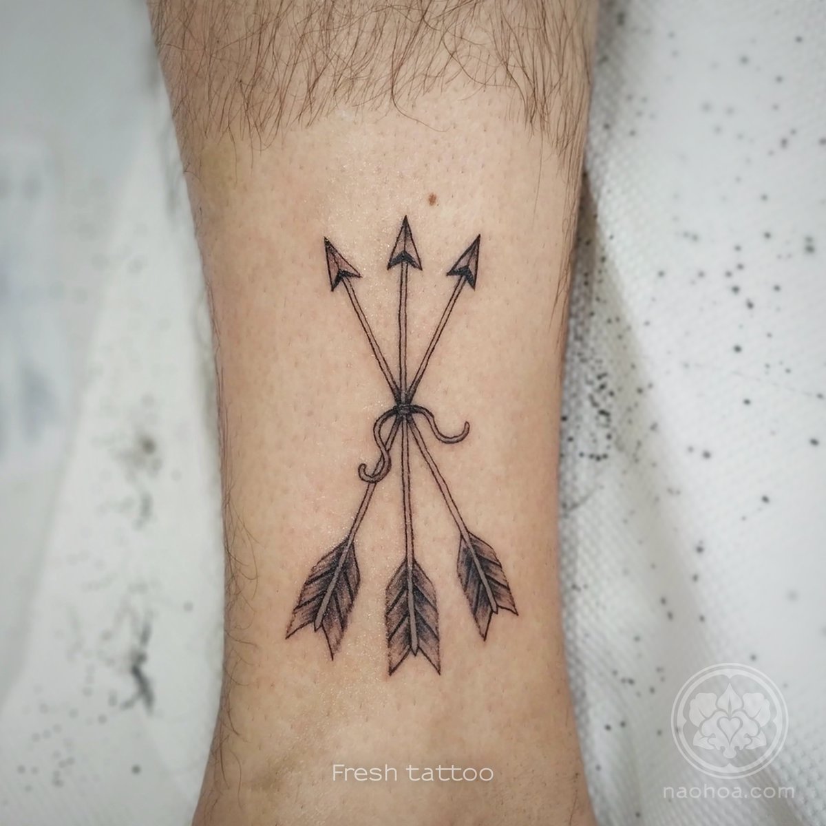 Many thanks to Andrew for entrusting me with this personal, symbolic piece that represents his family...

#fineline #finelinetattoo #arrowtattoo #cardiff #cardifftattoo #tattoocardiff #wales #femaletattooartist