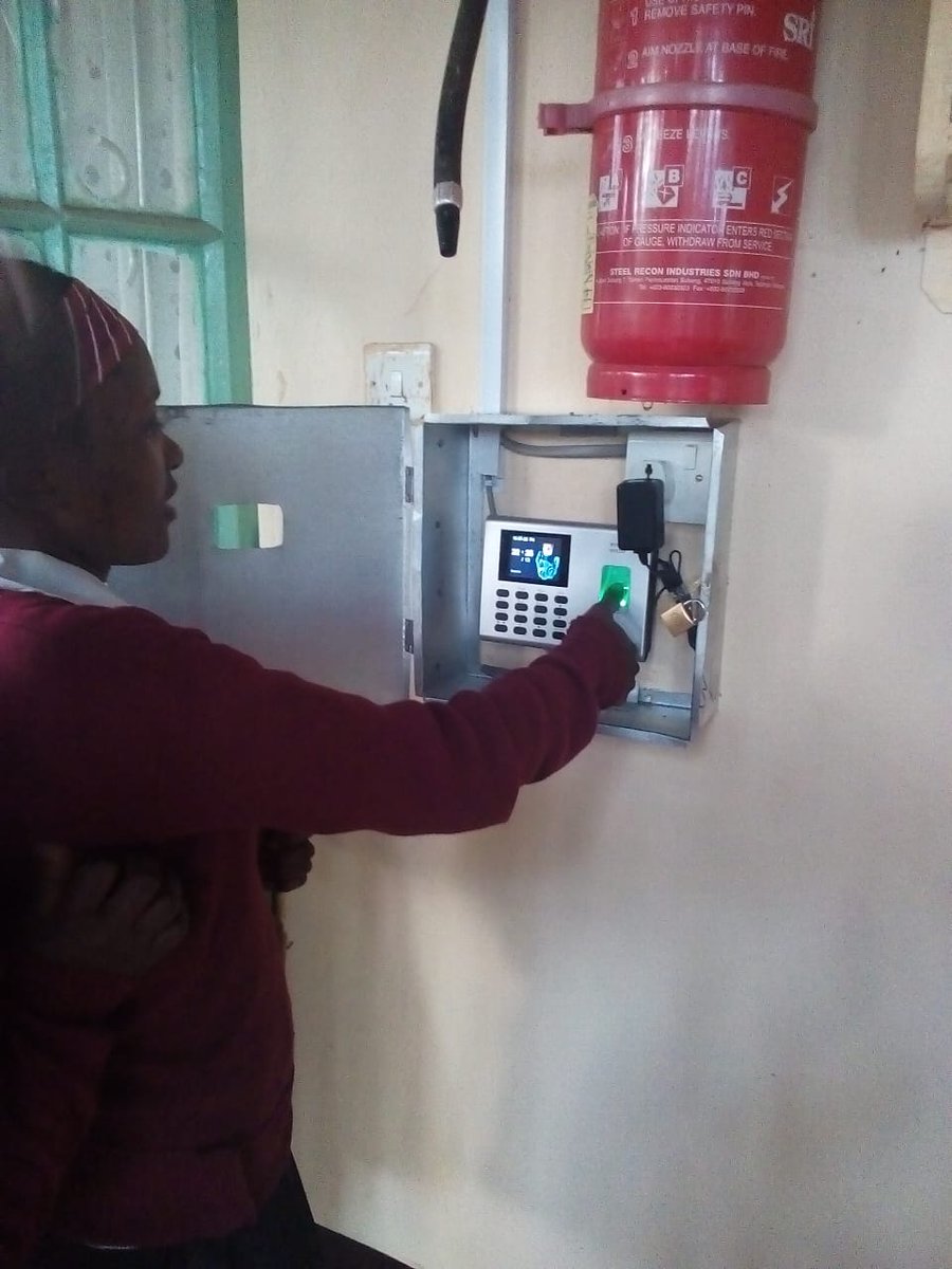 itsomondi_'s tweet image. The schools reopening comes with good news from @robisearch. We have the best biometric attendance system to check in and check out your staff and students. Get yours now. 
#RobisearchKE
Eric Omondi #Justice4Too #tuesdaymotivations #tuesdayvibe #Wakstikitaka Mutahi Ngunyi Kikuyu.