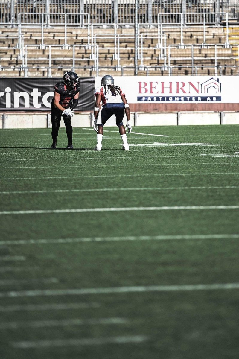 Social Distancing is nothing new to #WideReceivers we’ve been doing this for a long time already😌🚀