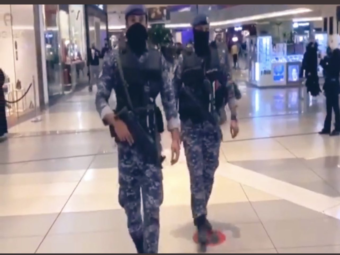 جدل في الكويت بعد نشر قوات خاصة بالمجمعات التجارية