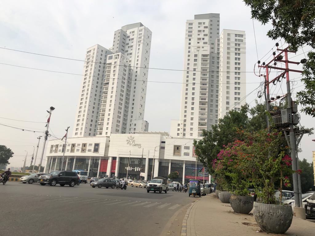 SquareYardPk's tweet image. Brand New Apartment Is Up For Rent At Clifton Block 6 COM 3, 12th floor is up for rent with 4 Bedrooms D/D car parking in Clifton. Only for multinational and companies residence.
For Further Details Contact Esmayeel
+92 331 8312345
021-35852585

#Com3 #realestate #forsale #luxury