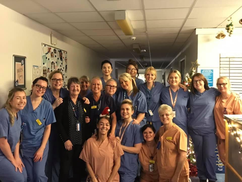 misspiggyjm's tweet photo. What a difference a year makes!.... Merry Christmas from delivery suite at the RVI🎄🎄 #teamrvi https://t.co/UqxhY0nco2