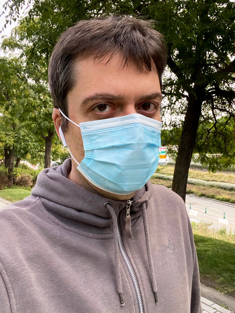 ManuelBartual's tweet image. Hagamos un listado con las peores decisiones que tomamos a comienzos de año, teniendo en cuenta cómo se ha terminado desarrollando 2020.

Empiezo yo. En febrero me gasté 400€ en un tratamiento de blanqueamiento dental.