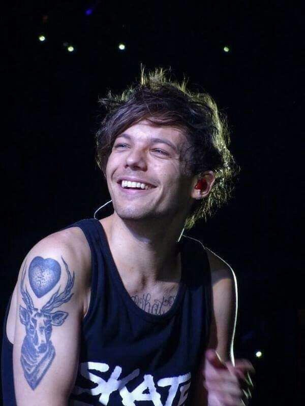 Happy birthday to this god  WE LOVE YOU LOUIS  