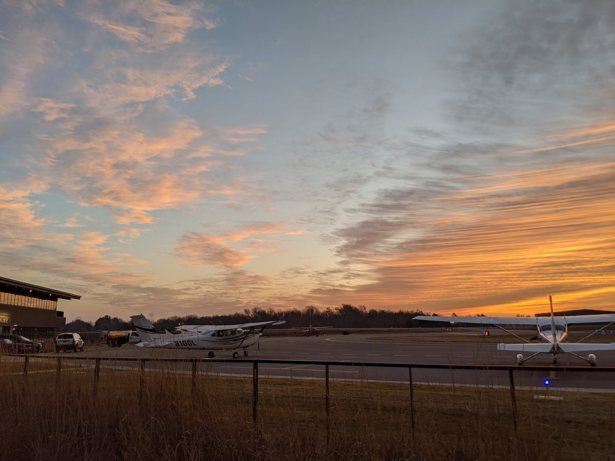 Just can't get enough of these great sunrises!

#a_kvbt
@iflysummit
#flyoz
#aviation
#aviationdaily