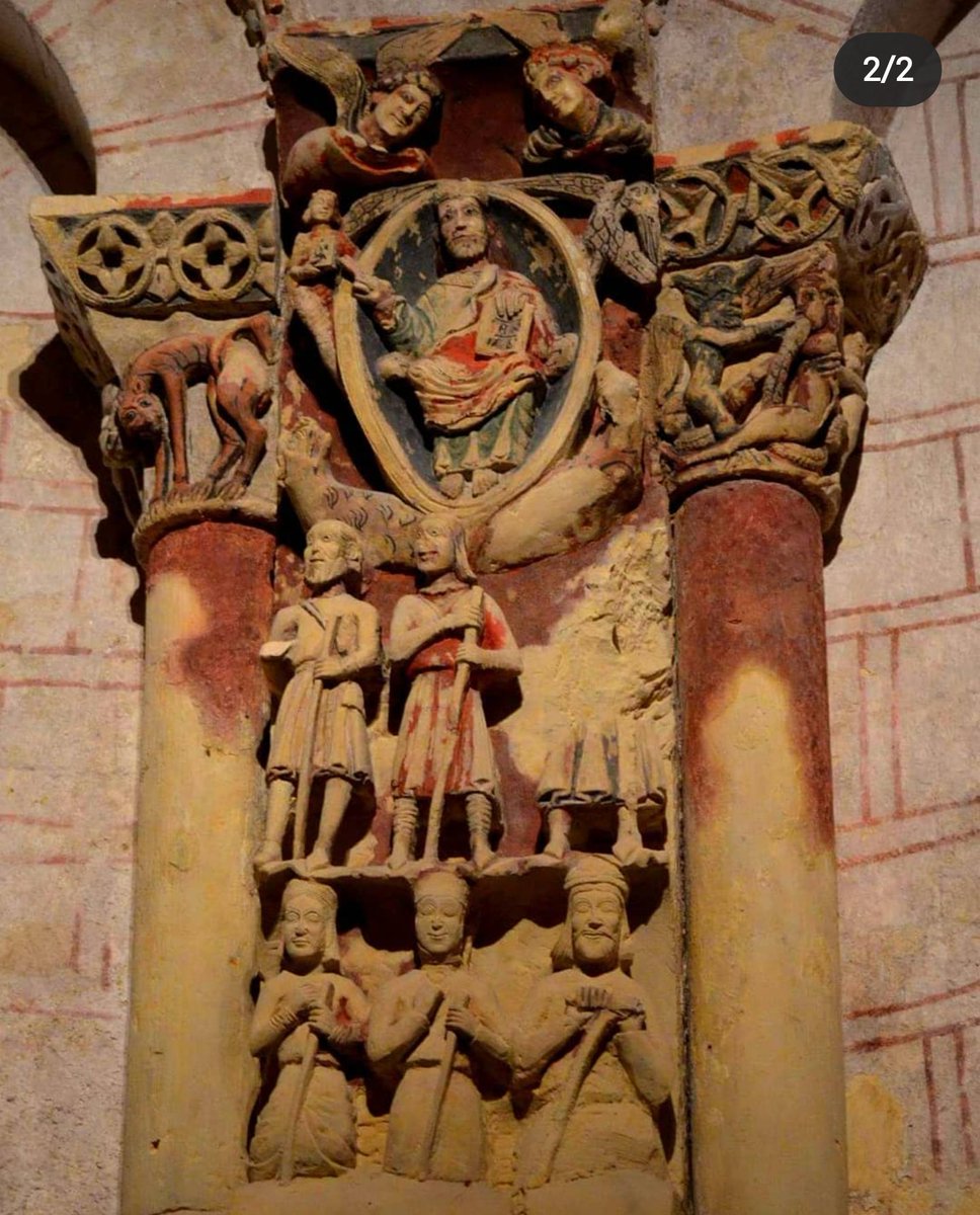 A veces los retablos esconden joyas ocultas..
Como es el caso de estos grupos escultóricos con policromía original, que aparecieron tras el retablo barroco en el ábside de la Iglesia de Santiago de Turégano #Segovia 
Una de las joyas de la escultura románica de #CastillaYLeon