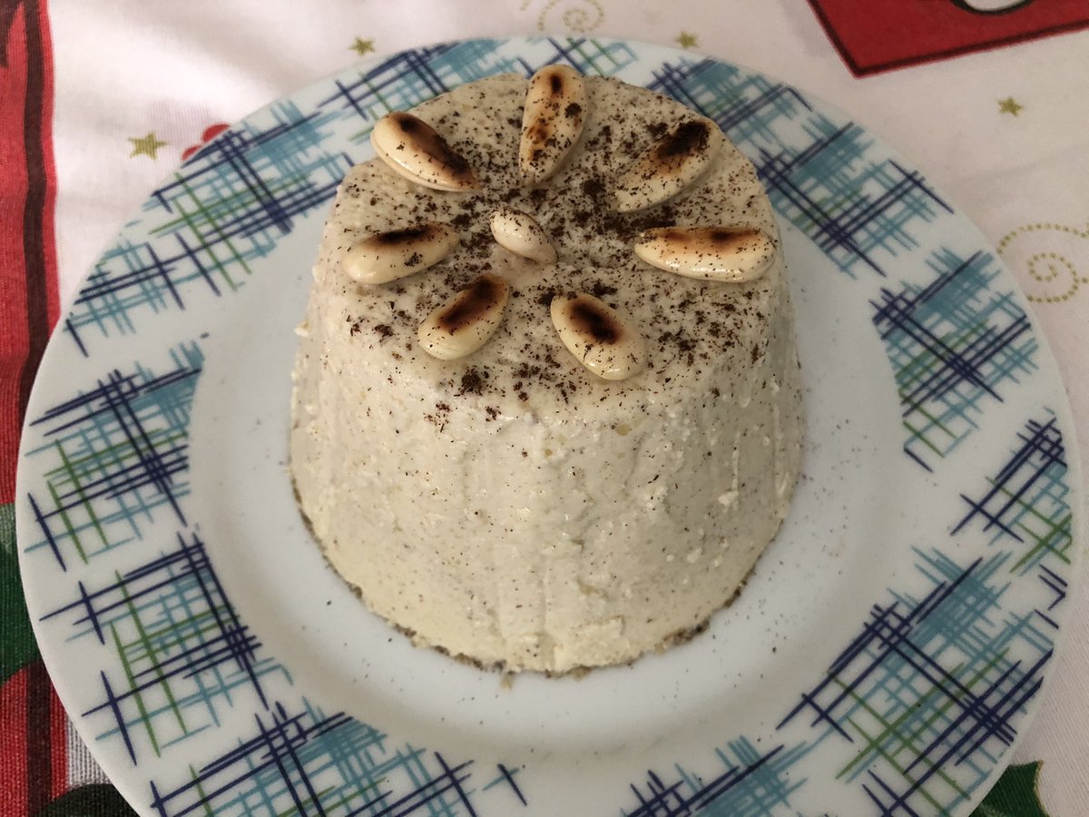 Flan de turrón y Menú Nochebuena ⭐️ 🎄, hoy a las 13:40h en <a href="/aragonradio/">Aragón Radio</a> 

Menú saludable y receta postre navideño también saludable en mi IG:
instagram.com/p/CJLc4PkFnbk/…

¡Feliz Navidad 🎄!

#zaragoza #nutricion #nutricionista