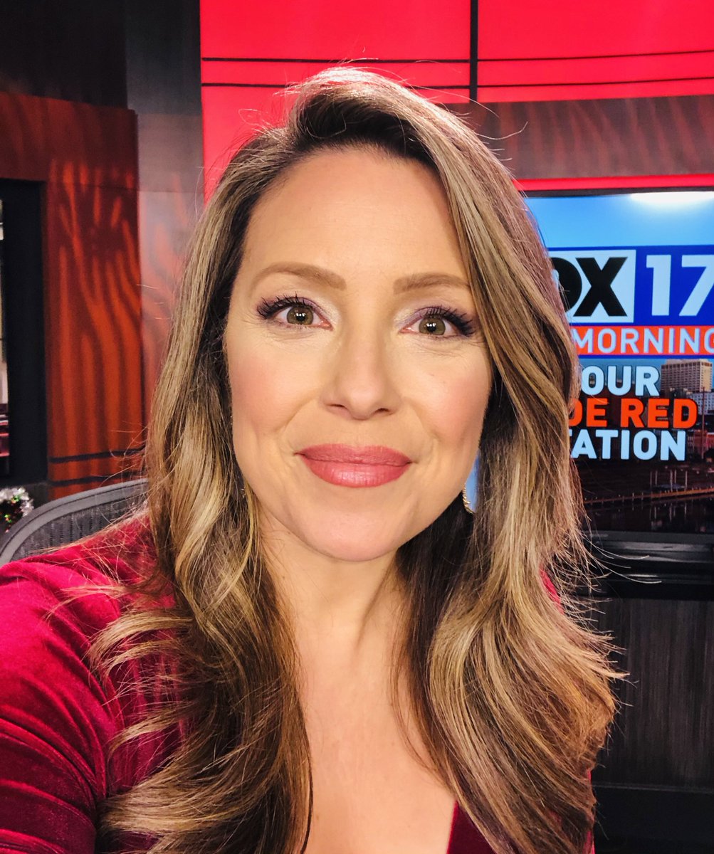 Jennifer Waddell on Twitter: "It's a Christmas MIRACLE! Back in studio for  the day ? Wake up with us #LIVE thru 9am ❤️?❤️ @FOXNashville  @TrafficJamSam @jctvweather @TempleRickeTV… https://t.co/IVssVBAWfE"