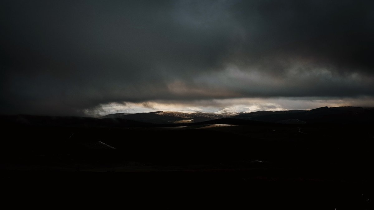 andrewcbrown's tweet photo. A dark day on the hills
-
#strathdon #aberdeenshire #cairngorms #landscape #landscapephotography #scotland #scotland_greatshots #insta_scotland #scotland_insta #moody #dramatic https://t.co/s9dueQ5gT1