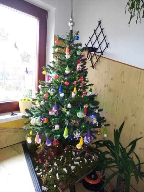 LiMoncc's tweet photo. I wish you all Merry Christmas 🎄🎅🎉🎁 #Christmas2020 #ChristmasTree #nutroll #nativityscene #MerryChristmas2020 ❤ https://t.co/wA5ab057zC