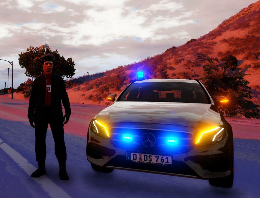 AlphaNetworkRP's tweet image. Schönen guten Mittag. Ich wünsche euch und euren Familien heute einen schönen Weihnachtstag, trotzdem der aktuellen Lage hoffe ich, dass ihr einen schönen Tag habt
MfG
Tobias