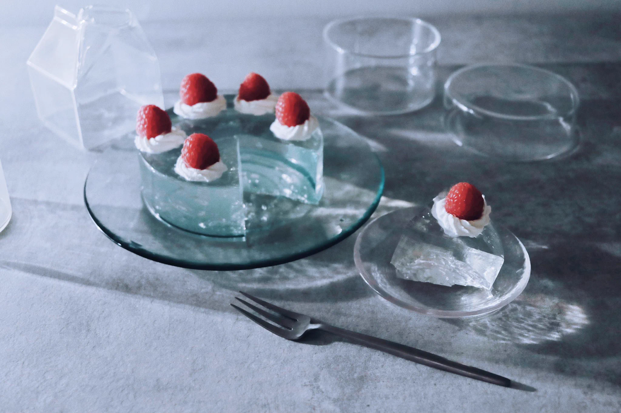 こんなクリスマスケーキもいいかも！透明なゼリーケーキ！