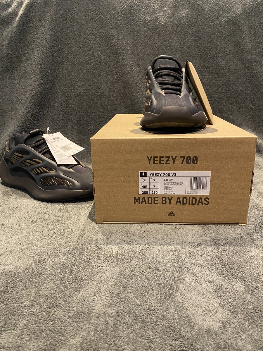KicksByEll's tweet photo. ✅Yeezy Boost 700 V3 ✅
SIZE 7 UK
COLLECTION OR DELIVERY(AT A COST)
DM ME FOR ENQUIRES! https://t.co/xIRMSS1gGG
