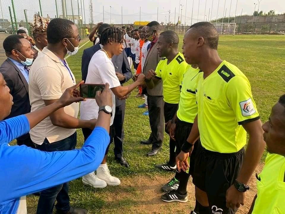 EkwatTV's tweet photo. Clinton Njie is presently in the Buea for the Njie Clinton End of Year football tournament where the winner will go home 1 million CFA, first runner up 600k , second runner up 400k. 

The Cameroonian International provided football kit for the teams. https://t.co/TXkKYApqiH