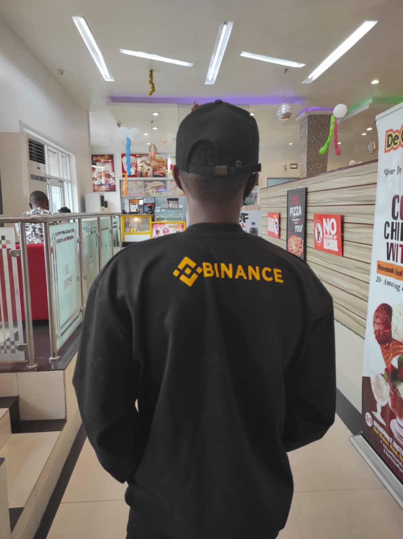 BinanceAfrica's tweet photo. #BinanceMysteryMen Activated in UYO!!

You asked and we listened 😆 

📍Quickly visit the DE CHOICE MALL (UYO MALL) from 2PM- 4PM today.
📍Find the MysteryMan in Binance branded clothes, snap and upload selfie &amp; tag #BinanceMysteryMen to win 😃 

Over N360,000 worth of prizes! 💰 https://t.co/AsVpI6LOcA