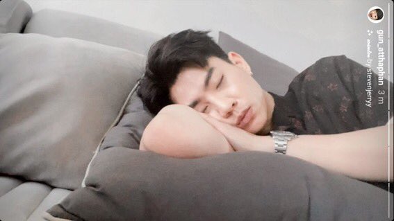 offguning's tweet photo. no wonder that sofa looks so familiar! so off fallen asleep there and gun took a pic lol #รสมือแม่EP10 https://t.co/mAJkOzGJXm