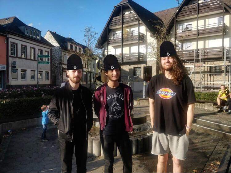 Helloooo. Our limited run of beanies goes offline FOREVER at the end of tonight. Get one from our merch page if you wanna look as cool as we do. thxxxxx 🎄🔥

highvisionsuk.bandcamp.com/merch