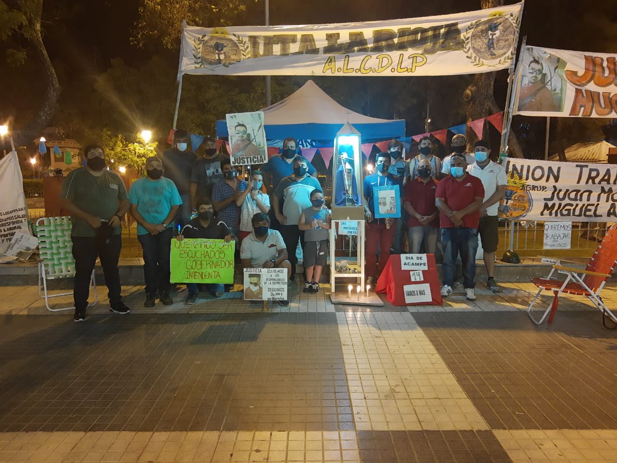 Alejandro22PR's tweet photo. @amolinalarioja Qué bien parados van a quedar
#sintecho
#sinpan
#SINTRABAJO https://t.co/LQrIgBpUr2