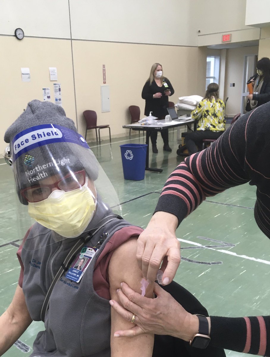DrJanPeds's tweet photo. Healthcare workers across the country are lining up to show America that the #covidvaccine is safe & effective! Didn’t miss the chance to #CrushCOVID! #igottheshot #thisisourshot #novid2021 #science #maine @MaineAAP https://t.co/HJwmfnzDLr