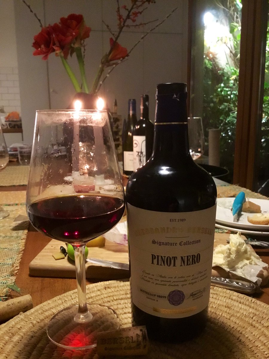 Pre-Christmas drink!
1. Last bottle of <a href="/Raquillet_Vin/">Domaine François Raquillet</a> Les Veleys 2010 red. 91-93
2. Cavrine by Tenuta La Falcona. Lots of goodness for a mere 10€. 89-91
3. Pinot Nero by Alessandro Berselli. A bit austere for 12,50€. 87-89