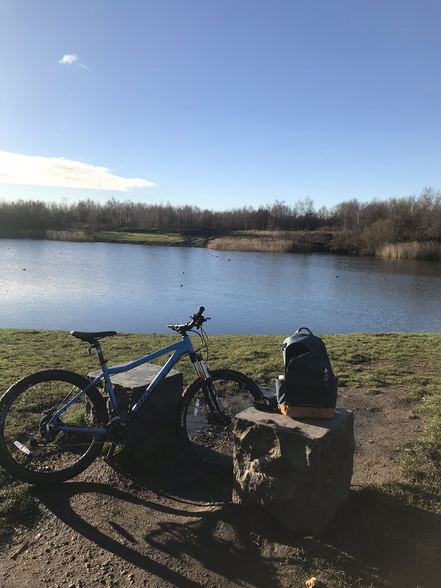 JohnMJames1's tweet photo. Christmas Eve Cycle. Itβs damn cold out there. That much I can tell you. #TheDream #SuttonManorColliery #ClockFaceColliery #BoldColliery #ColliersMoss https://t.co/JHJX9DZ7vw