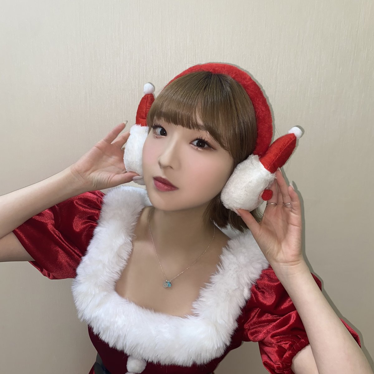 Merry Christmas with YeoJin🐸🎄 산타 오는 소리가 들리는 것 같아요! #이달의소녀 #여진 #LOONA #YeoJin
