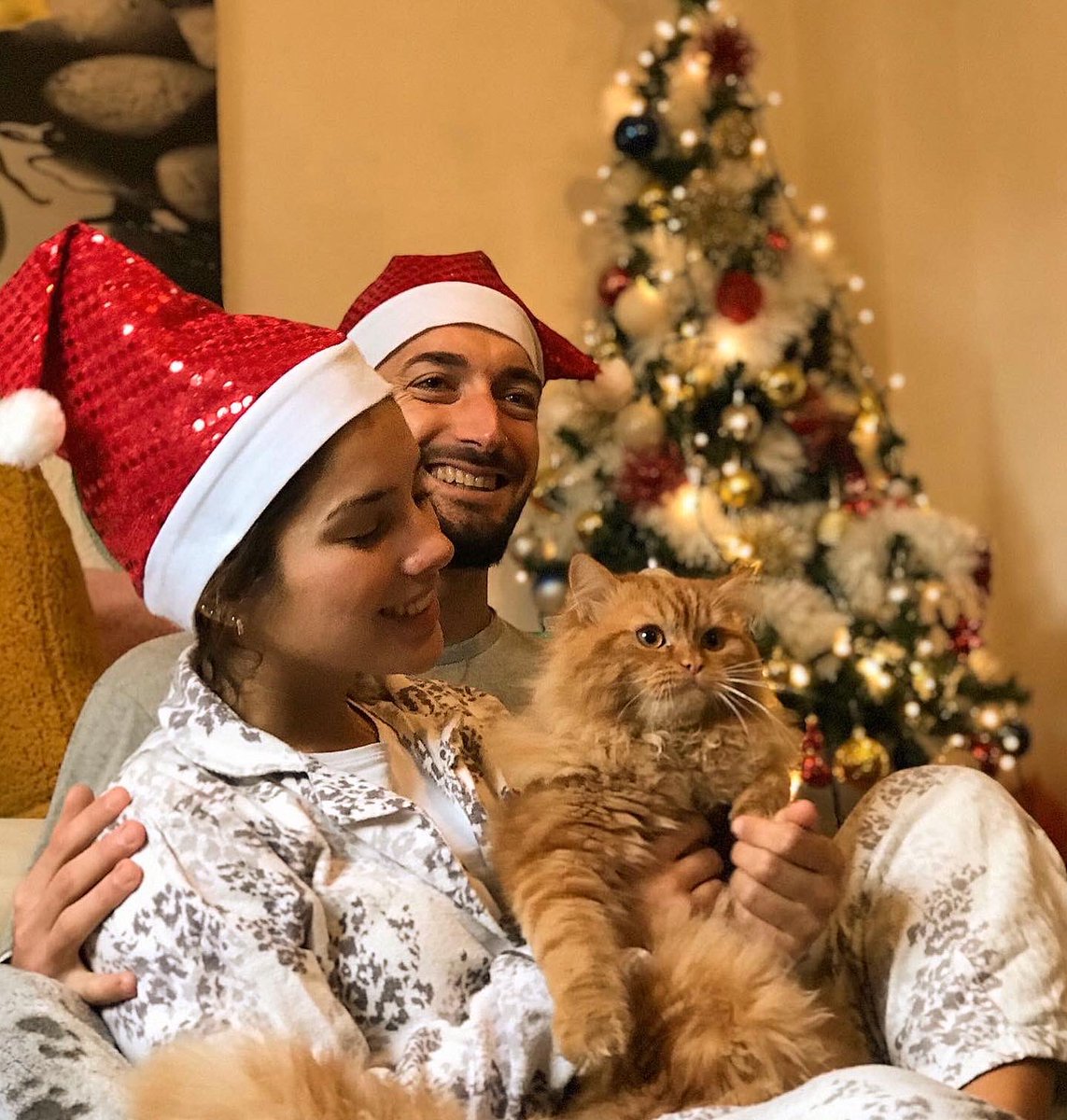 enzo10official's tweet photo. Merry Christmas 🎄🧸🎅🏽 with all our love, positivity and health! ♥️
#wearebeachsoccer #bsww #3tool #ambassador #futbolplaya #sefutbol #mydreams #enjoy #happy #reality #love #power #style #mystyle #quality #smile #level #biglevel #enzo10 #show #cadadiadevidaesunregalo https://t.co/5GUWqgNply