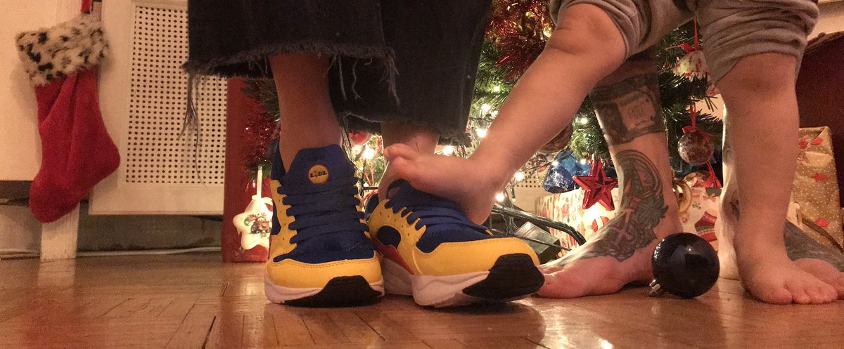 Vrolijke feestdagen // Joyeux Noël 🎄 // Merry Christmas 🎁// Buon Natale 💫 

#ChristmasEve #antwerpen #buonefeste #lidl