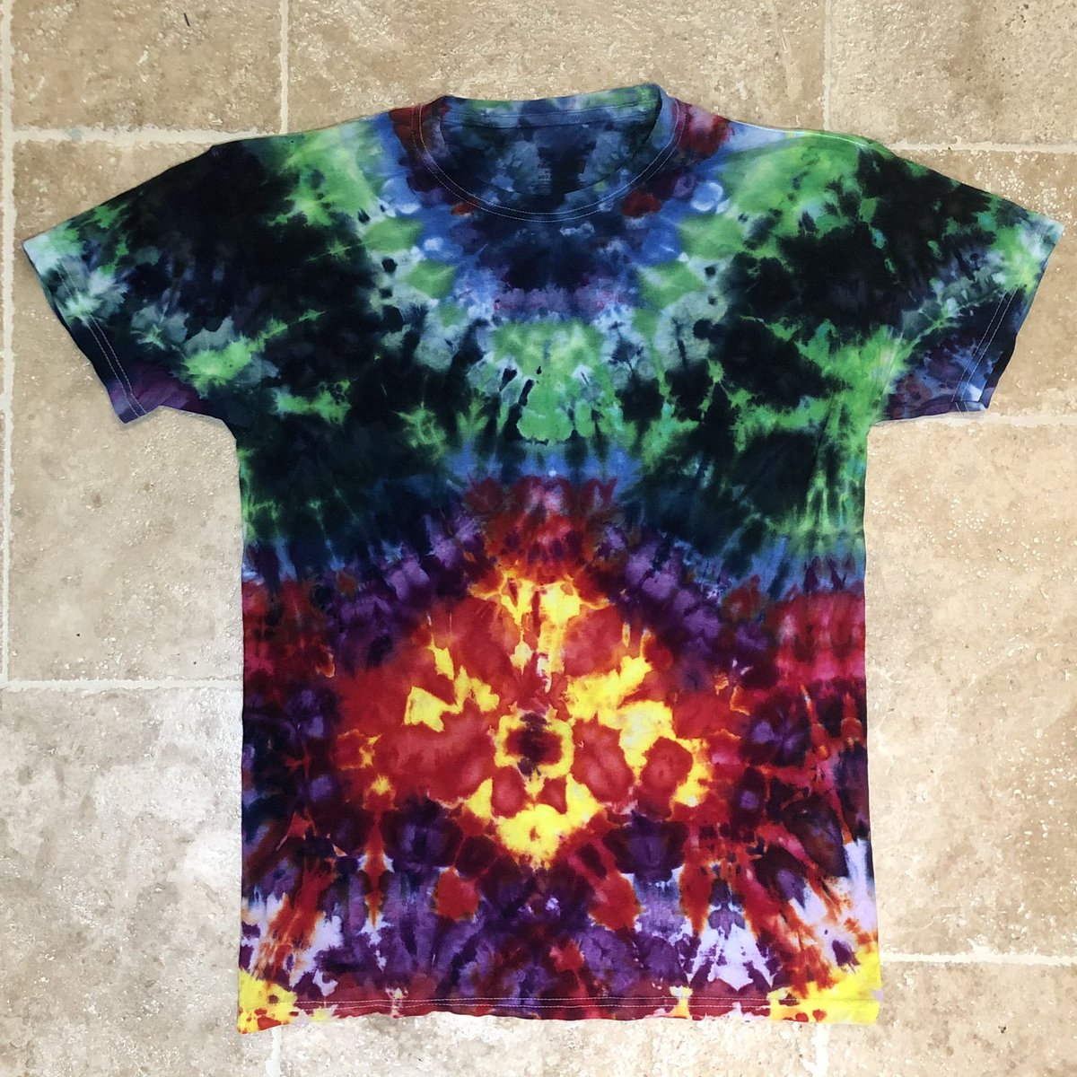 TheLeesOfMemory's tweet image. Knoxville homies: need a last-minute gift to get that special someone super-psyched?! Run by @LostNFoundRecs !!! If these #IceAndTime #icedyes don't float your boat, they got somethin' in there for you, I guarantee!!! 🎄🎄🎄 Merry Christmas Eve! ⚡️✨