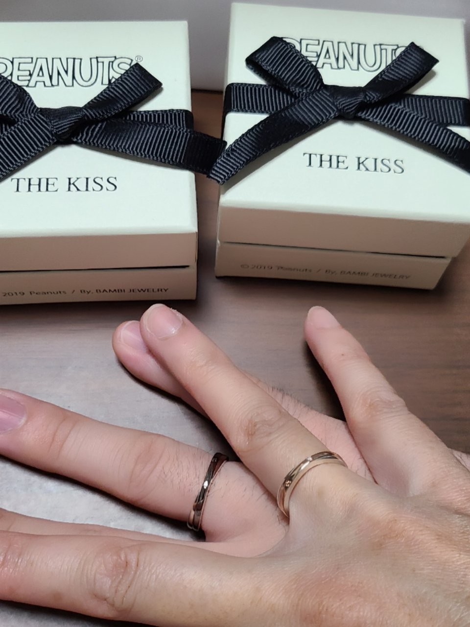 めぐ Thekissペアリング クリスマスプレゼントに私の大好きなスヌーピーのペアリング を貰いました 前からずっと欲しかったクロスのスヌーピーリング大切にしたいです T Co Ocdxywqbgu Twitter