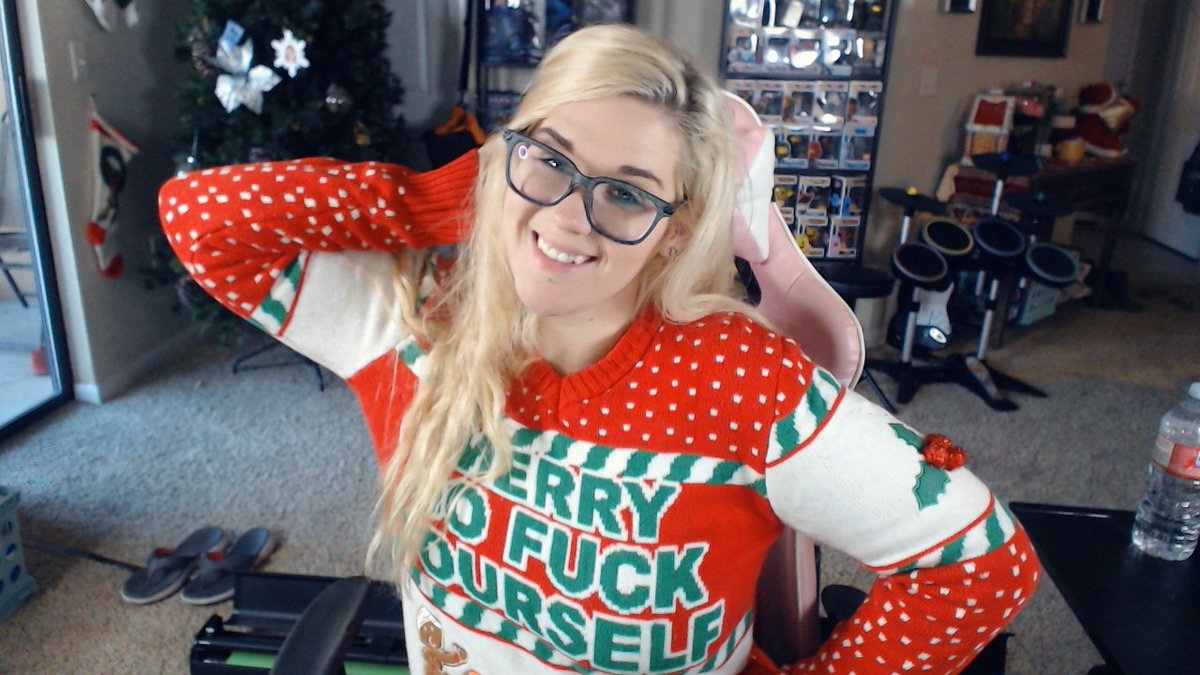 Merry go Fuck yourself!! We are LIVE for a VERY EARLY Stream! Twitch.tv/p11nkxbl