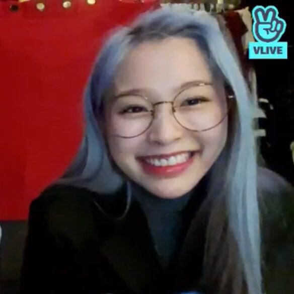 a gahyeon thread but everytime you scroll her purple hair gets more silver