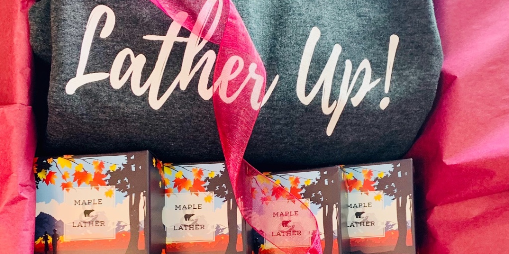 MapleandLather's tweet photo. It's Christmas Eve, and the M&amp;L elves have been busy!  They've packed up a special package for one of our favourite customers! 

Giving you a holiday a sneak peek into one of our newest cozy items. 😘

#soap #candles #latherup #mapleandlather #gift #cozy https://t.co/YewsUMl6i1