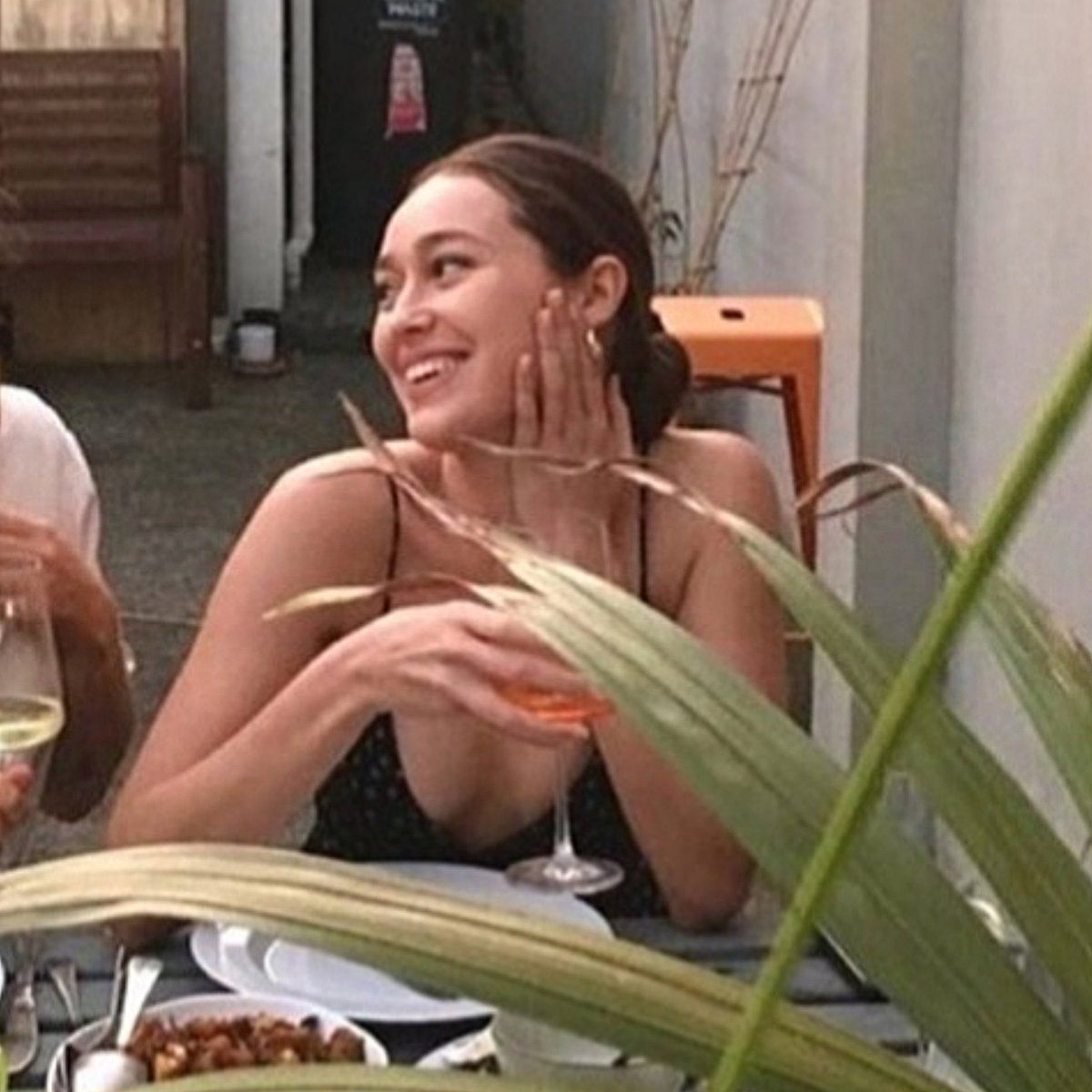 roguealicia's tweet image. shes just so happy i love it here