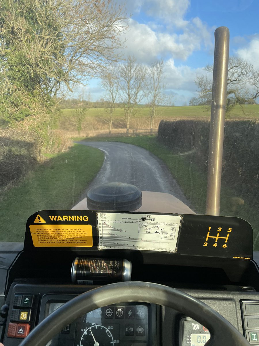 farmerThomo's tweet image. One last little errand @JCBAgriculture #privateroad 🚜💨