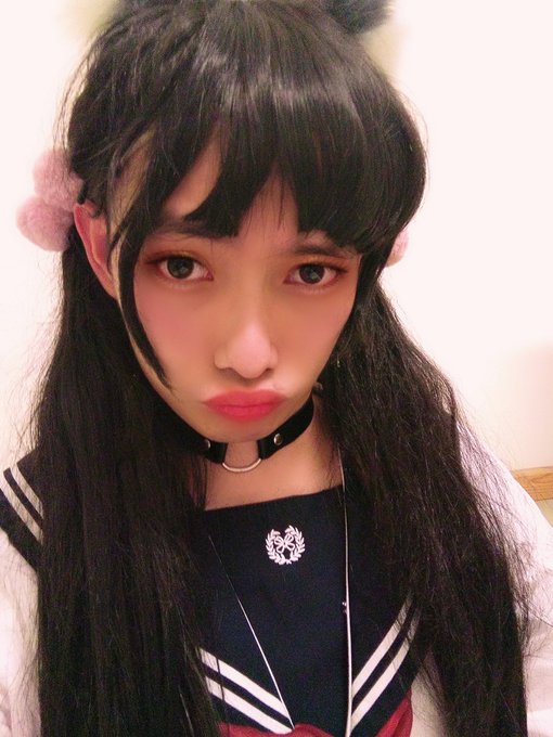 我也想要穿聖誕裝(っ˘̩╭╮˘̩)っ https://t.co/VhlAnWWE7E