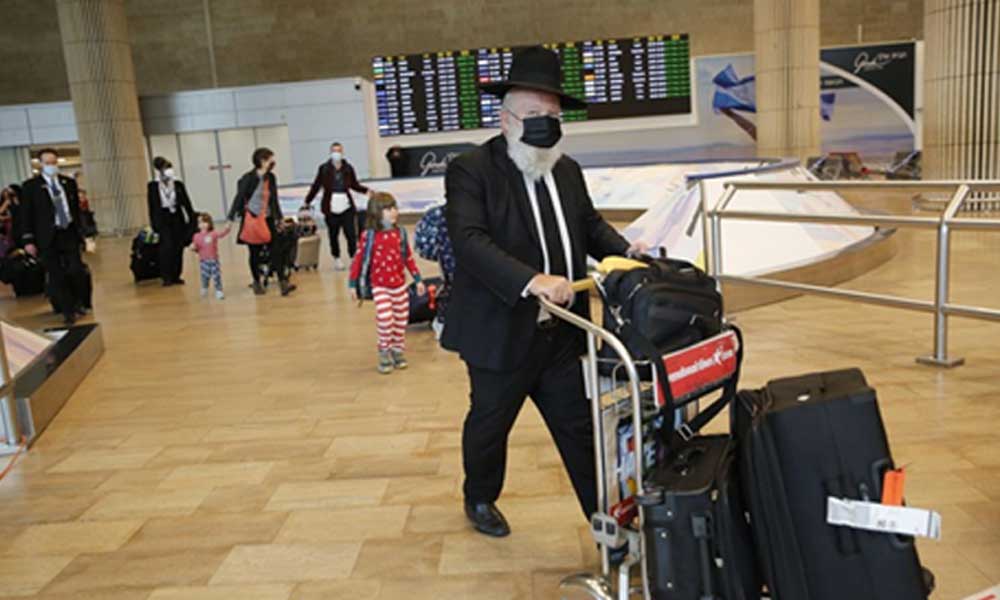 бен-гурион аэропорт репатрианты. стойка регистрации в бен гурион. аэропорт бен гурион. бен гурион закрыт. очередь в аэропорту.