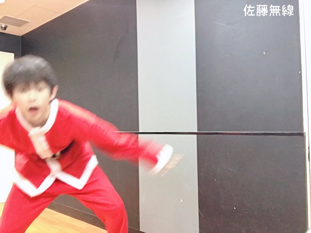 satotomohiro420's tweet photo. zoom
「佐藤無線」

Very Merry Christmas🎅

未だに寒さが感じられないくらい暑いです！

心も身体もあっつあつです！

皆様のおかげで楽しいクリスマスになりました！

本当にありがとうございました！

良いクリスマスを！

#佐藤無線

　　佐藤智広でした☻ https://t.co/zlQp35liuX