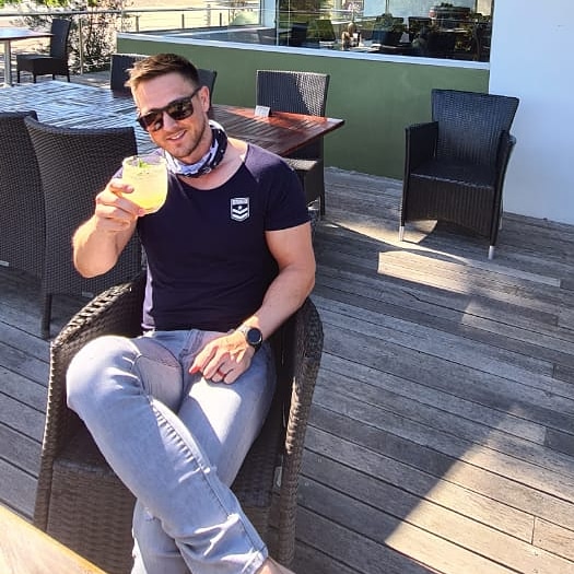 Enjoying a @BainsWhisky Leopart &amp; Lime #Cocktail recommended by the ONE &amp; ONLY <a href="/TheWhiskyMaker/">Andy Watts - The Whisky Maker 🇿🇦</a> 🍸