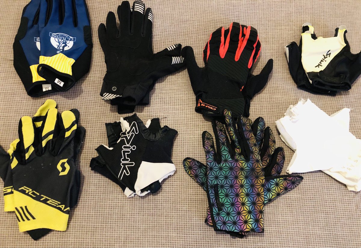 apoteosico77's tweet photo. No quiero guantes para Reyes 😂😂😂😂 https://t.co/S3tU0MHPVS