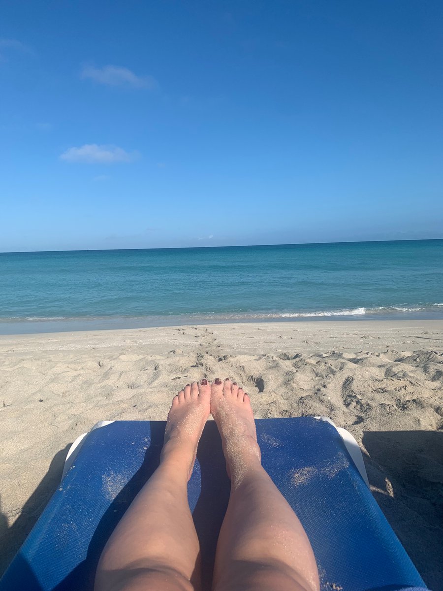schofe82's tweet photo. Christmas Eve run followed by chilling by the sea! #cuba #ChristmasEve2020 https://t.co/pY1MjbFVSx