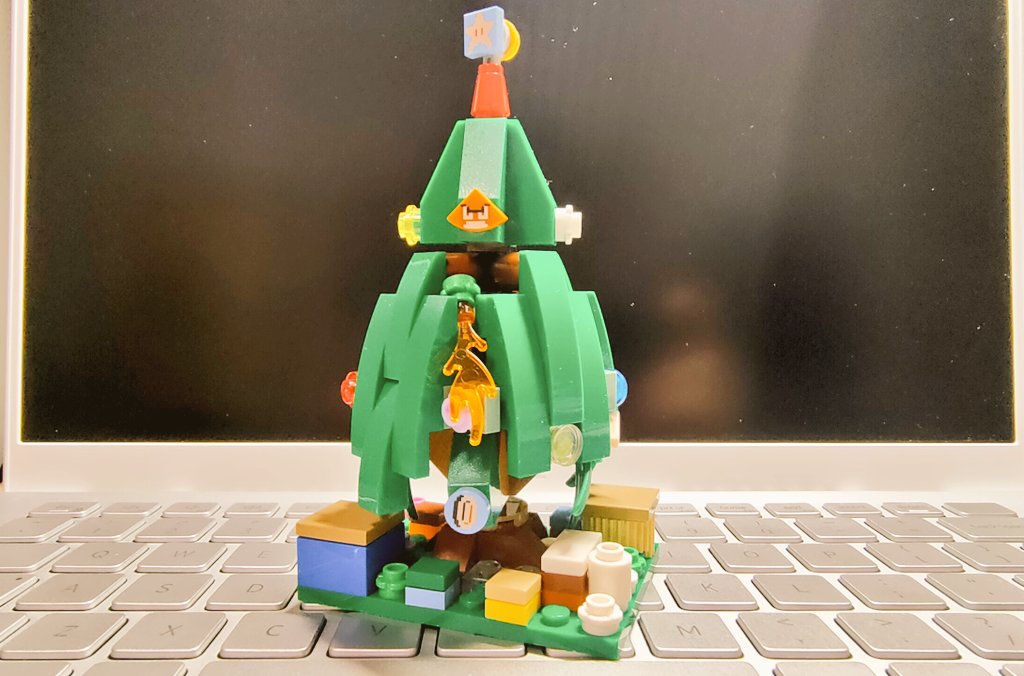KongXF's tweet photo. 🎁 Merry Christmas &amp; Happy New Year 🎄@Lego #2021 https://t.co/OtOSni6aF5