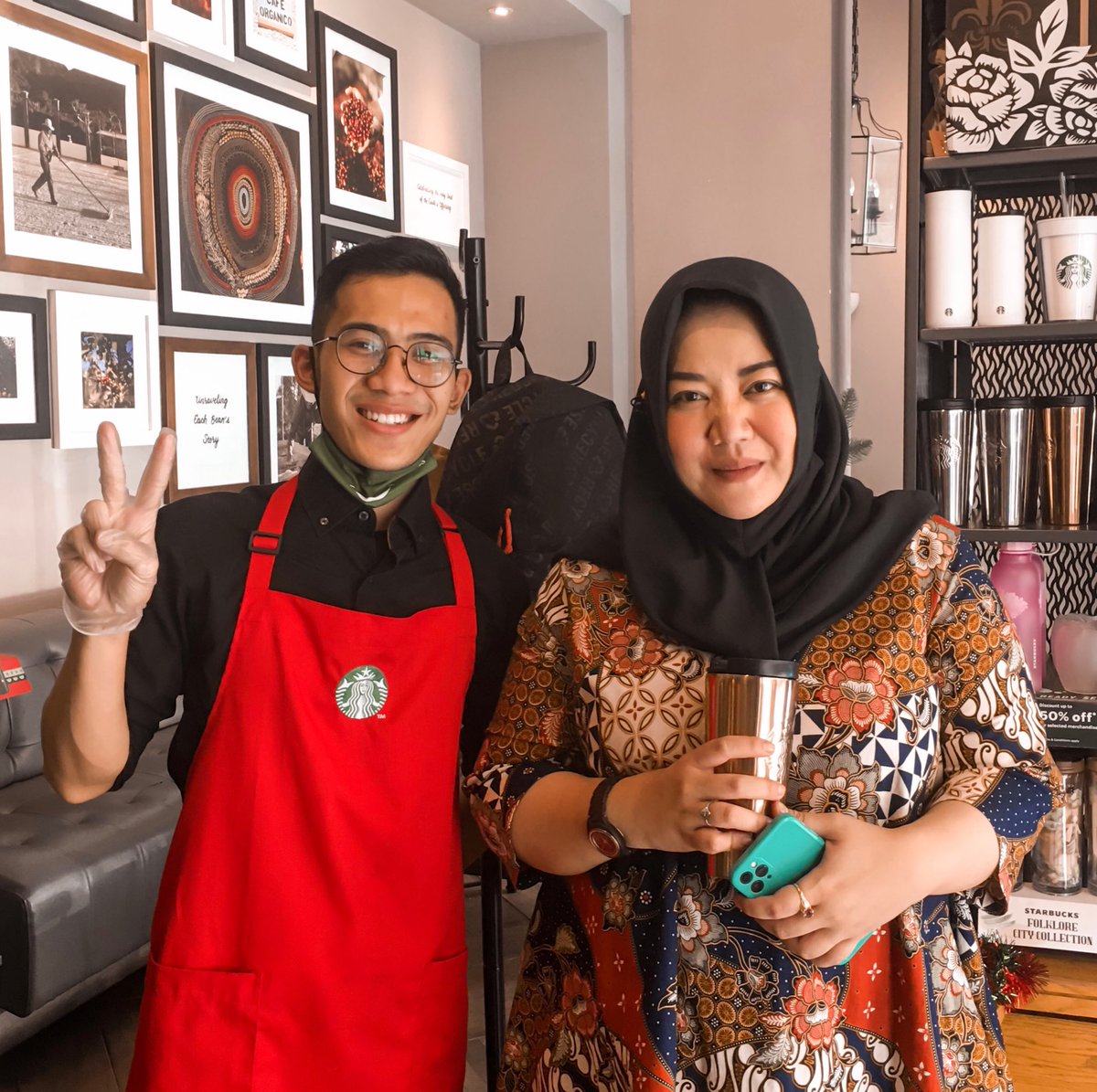 Kangen banget ikut kegiatan2nya teh <a href="/risa_saraswati/">risa saraswati</a> , seminar, bedah buku, jalan jalan malem 😂 semoga pandeminya depet udahan deh biar bisa ada acara acara seru lagiii 😌