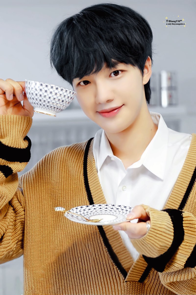 BbangYM95's tweet photo. 🦙마이 크리스마스보이 🍞 영미니 ✨

             🎉생일 🎂 축하해 💋

          💫메리 영민 스마스🎊

                  🎅🏻🎁❄️🎄

#임영민 #영민 #林煐岷
#LIMYOUNGMIN #YOUNGMIN  
#임영민_사랑해 https://t.co/LzO6GObfnt